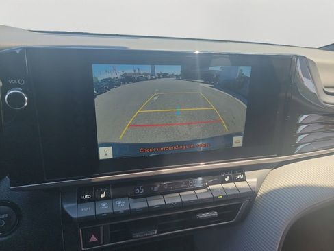 Used 2025 Toyota Camry SE FWD image 24