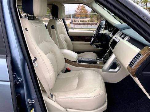 Used 2019 Land Rover Range Rover HSE image 8