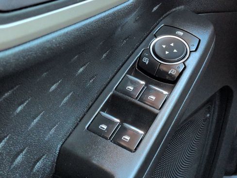 Certified 2020 Ford Escape SE image 24