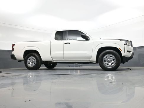 Used 2022 Nissan Frontier S image 32