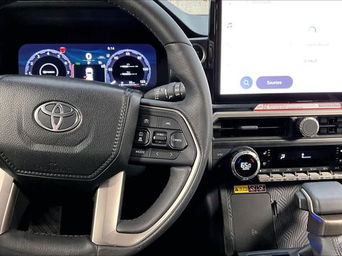 Used 2025 Toyota 4Runner Limited AWD/4WD image 25