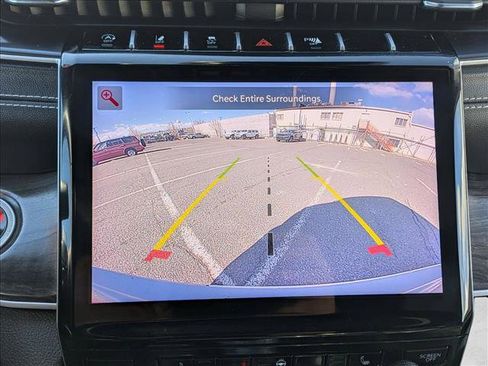 Used 2024 Jeep Grand Cherokee Limited image 14