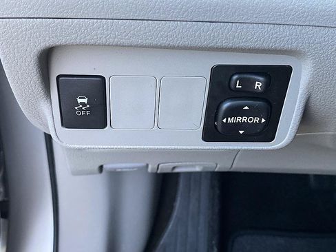 Used 2011 Toyota Corolla LE FWD image 19