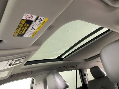 Used 2021 Toyota Highlander Platinum AWD/4WD image 14
