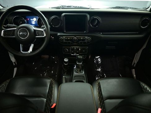 Used 2021 Jeep Wrangler Unlimited Sahara image 6