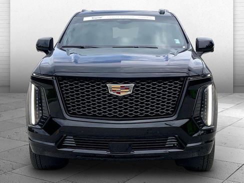 Certified 2025 Cadillac Escalade Sport Platinum AWD/4WD image 2