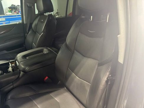 Used 2019 Cadillac Escalade ESV Premium Luxury AWD/4WD image 10