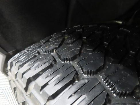 Used 2023 GMC Sierra 1500 SLT w/ SLT Convenience Package image 10