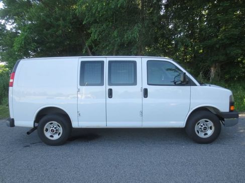 Used 2014 GMC Savana 2500 RWD image 10