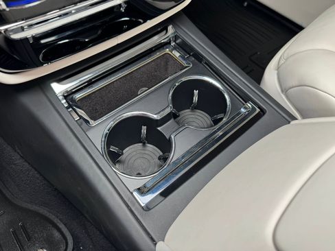 Used 2022 Rolls-Royce Phantom Sedan image 30