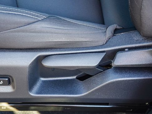 Certified 2025 Toyota Tacoma SR5 image 28