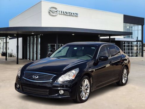 Used 2011 INFINITI G37 Journey w/ Premium Pkg RWD image 2