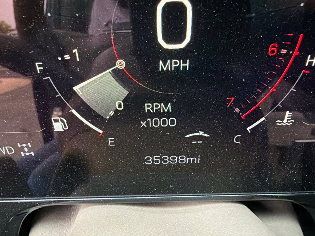 Used 2025 GMC Yukon Denali w/ Denali Reserve Package AWD/4WD image 12