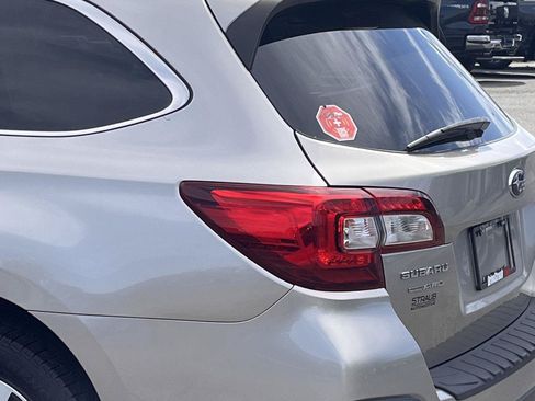 Used 2019 Subaru Outback 2.5i Limited w/ Popular Package #2 AWD/4WD image 6