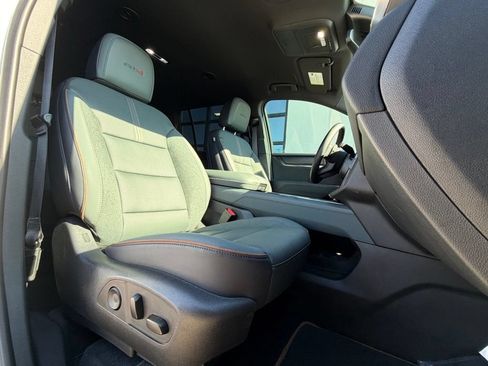 Used 2024 GMC Acadia AT4 w/ Luxury Package AWD/4WD image 20