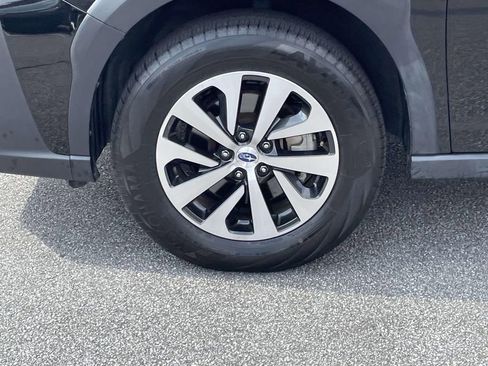 Used 2023 Subaru Outback Premium image 9