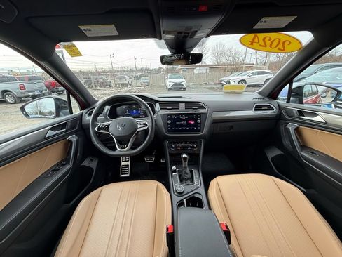 Used 2024 Volkswagen Tiguan SE R-Line AWD/4WD image 17