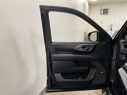 Used 2024 GMC Yukon XL AT4 w/ Technology Package image 17