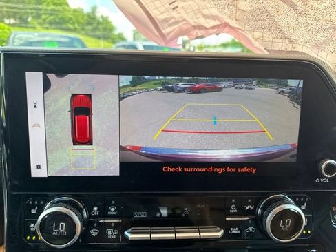 Used 2023 Toyota Highlander Platinum FWD image 17