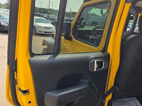 Used 2019 Jeep Wrangler Unlimited Sport S image 12