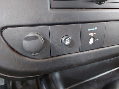 Used 2016 GMC Savana 3500 image 24