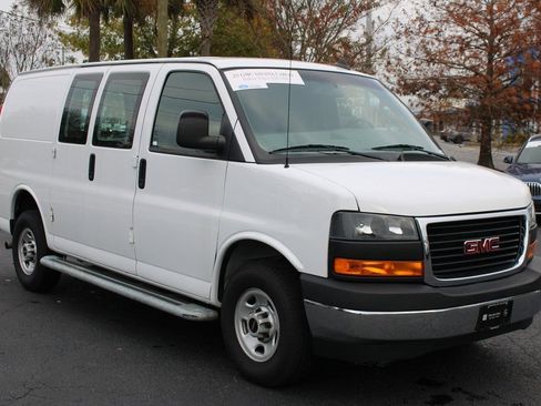 Used 2023 GMC Savana 2500 w/ Driver Convenience Package image 5