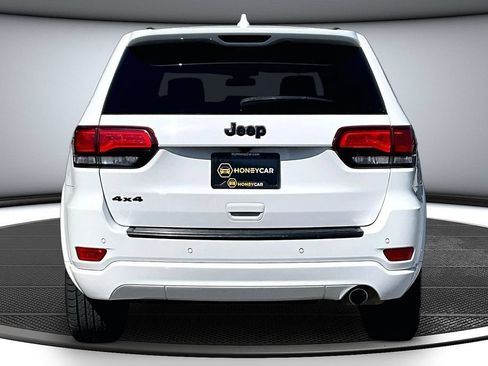 Used 2021 Jeep Grand Cherokee Laredo X AWD/4WD image 5