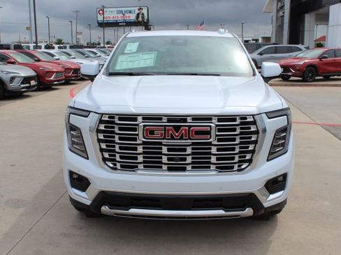 New 2026 GMC Yukon Denali w/ Denali Reserve Package AWD/4WD image 8