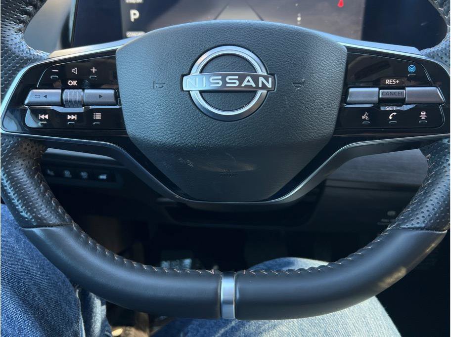 Used 2024 Nissan Ariya FWD image 12