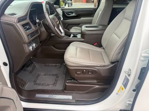 Used 2023 GMC Yukon SLT AWD/4WD image 14