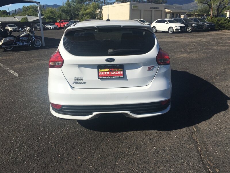 Used 2017 Ford Focus ST FWD image 4