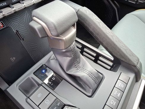 Used 2025 Toyota Tacoma 4x4 Double Cab Hybrid image 14