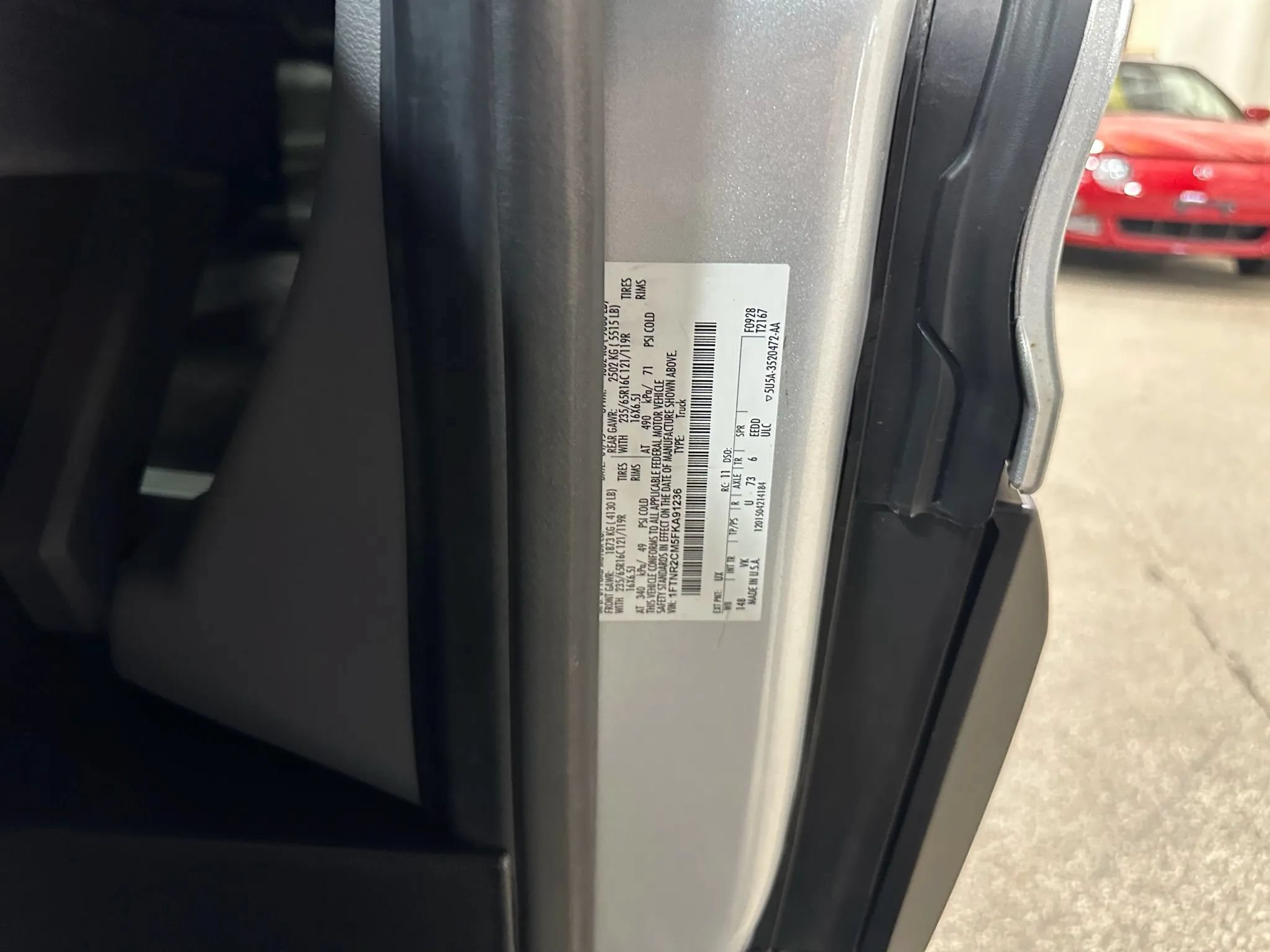 Used 2015 Ford Transit 250 148 Medium Roof RWD image 19
