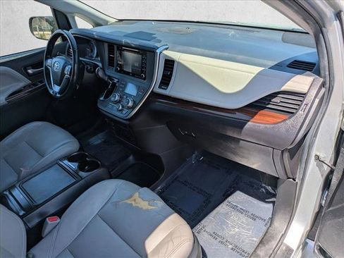 Used 2019 Toyota Sienna Limited Premium AWD/4WD image 21