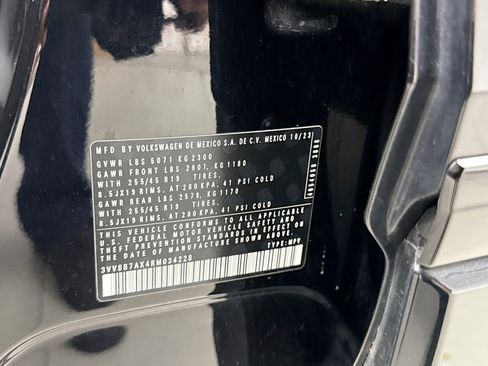 Used 2024 Volkswagen Tiguan SE R-Line image 20