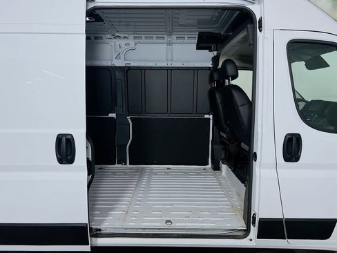 Used 2026 RAM ProMaster 2500 w/ Convenience Group FWD image 24