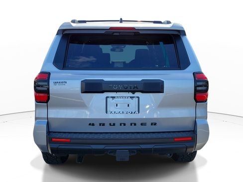 Used 2025 Toyota 4Runner SR5 AWD/4WD image 5