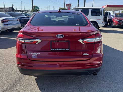 Used 2020 Ford Fusion SE FWD image 7