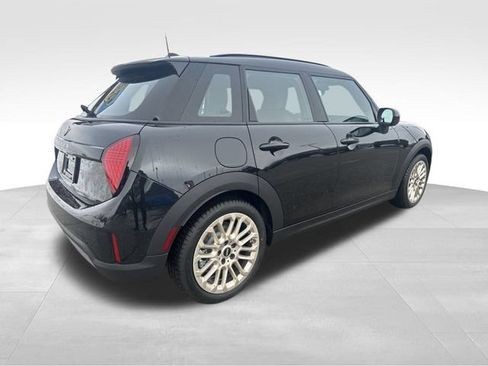 New 2026 MINI Cooper 4-Door Hardtop FWD image 8