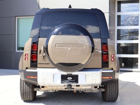 Certified 2025 Land Rover Defender 110 S AWD/4WD image 9
