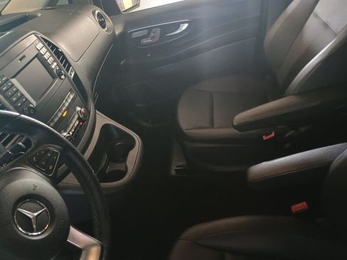 Used 2020 Mercedes-Benz Metris Passenger image 19