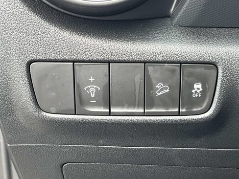 Certified 2023 Hyundai Kona SEL AWD/4WD image 25