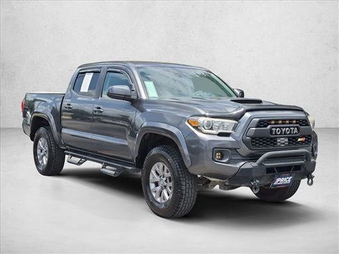 Used 2018 Toyota Tacoma SR5 RWD image 3