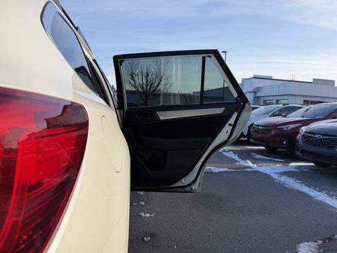 Used 2018 Subaru Outback 2.5i image 28