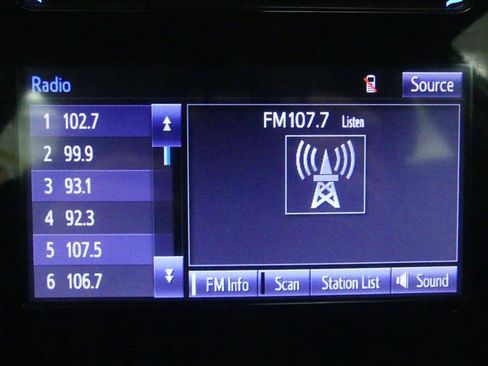 Used 2018 Toyota Corolla SE image 10