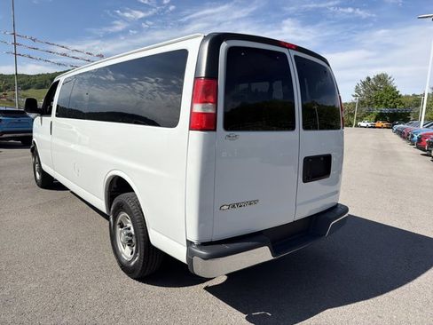 Used 2020 Chevrolet Express 3500 LT w/ LT Preferred Equipment Group RWD image 6