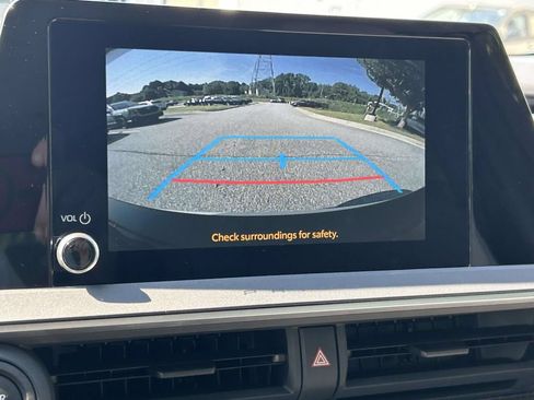 Used 2024 Toyota Prius XLE FWD image 27
