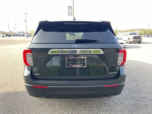 Used 2023 Ford Explorer XLT AWD/4WD image 4