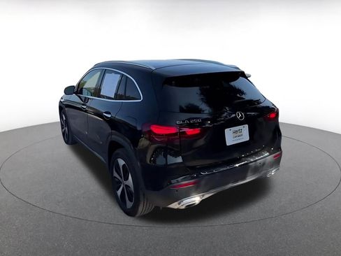 Used 2025 Mercedes-Benz GLA 250 4MATIC image 11