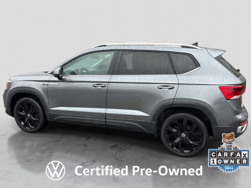 Used 2022 Volkswagen Taos SE FWD image 2